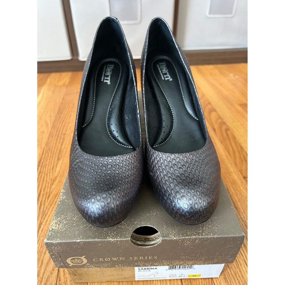 Born NIB Crown Series Sabrina Metallic Snakeskin Embossed Pumps Pewter Heel 9 - Picture 2 of 9